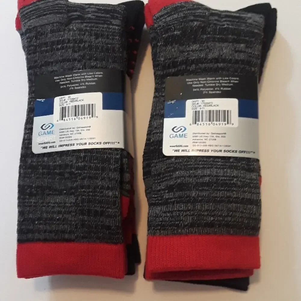Bundle 4 pair NWT Athletic Socks Game Sport Black & Red Socks sz 3-9